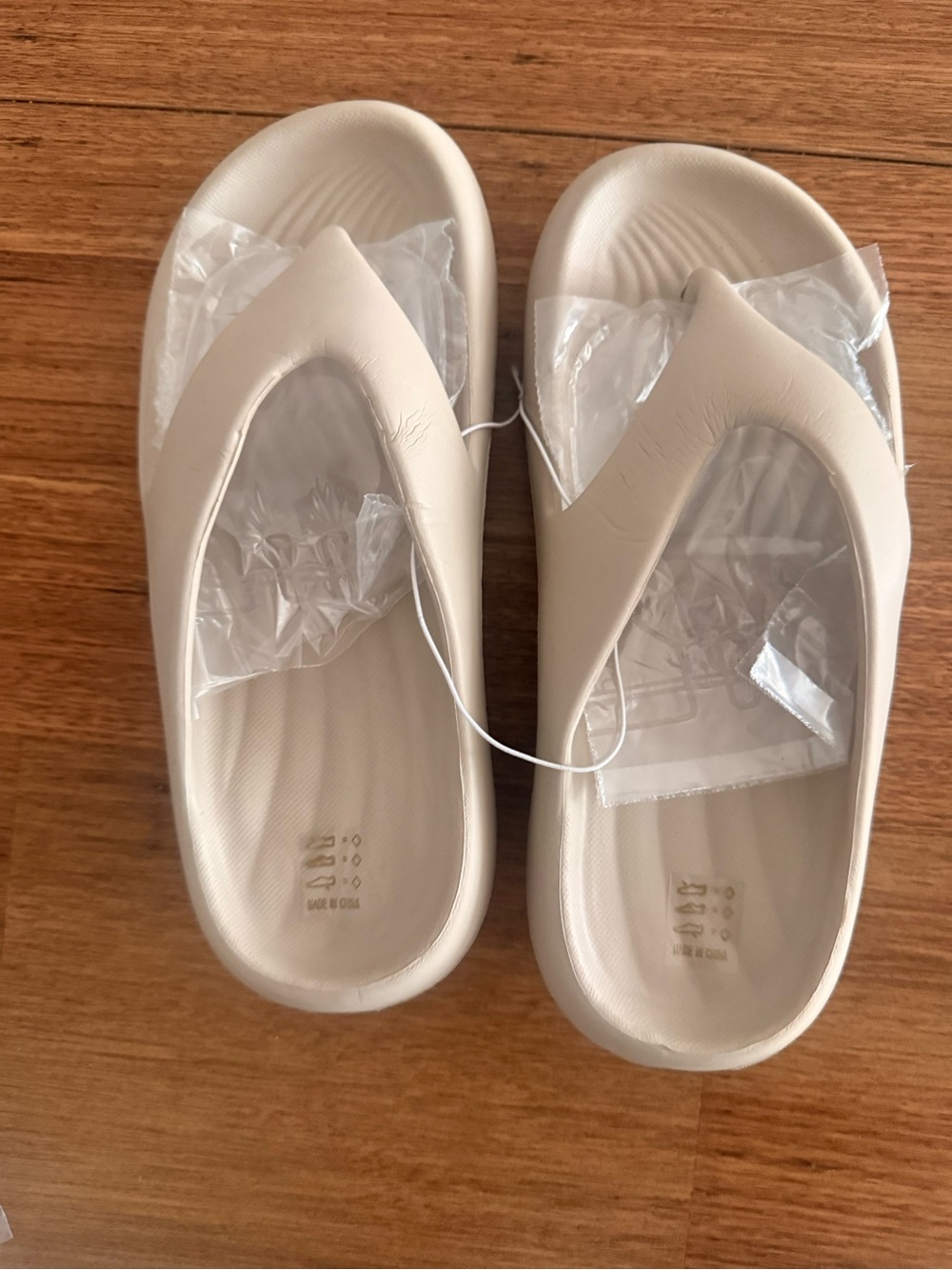 & Other Stories Cream Foam Thong Slide Sandals